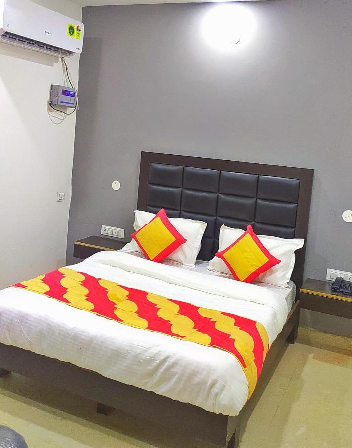 Hotel Red Snapper Couple Friendly At West Delhi New Delhi Exteriör bild