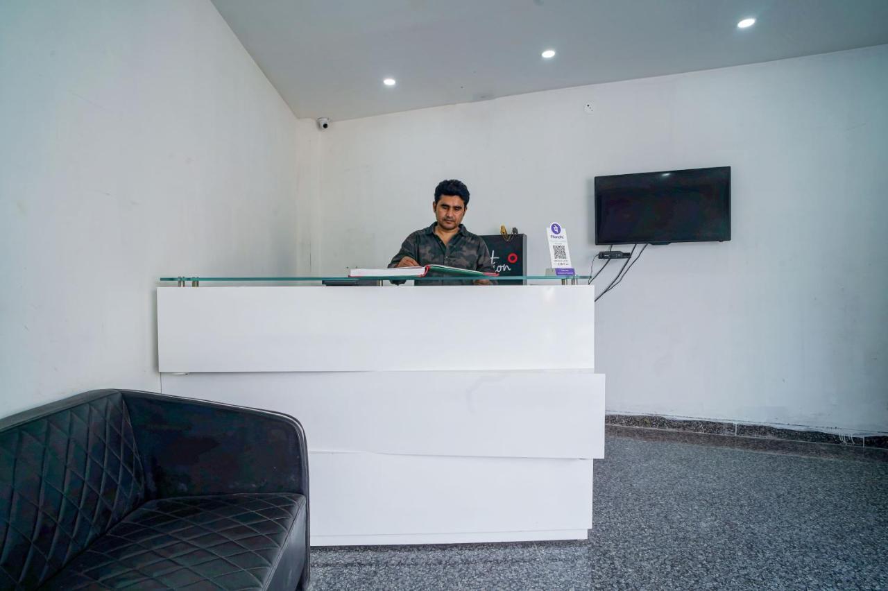 Hotel Red Snapper Couple Friendly At West Delhi New Delhi Exteriör bild