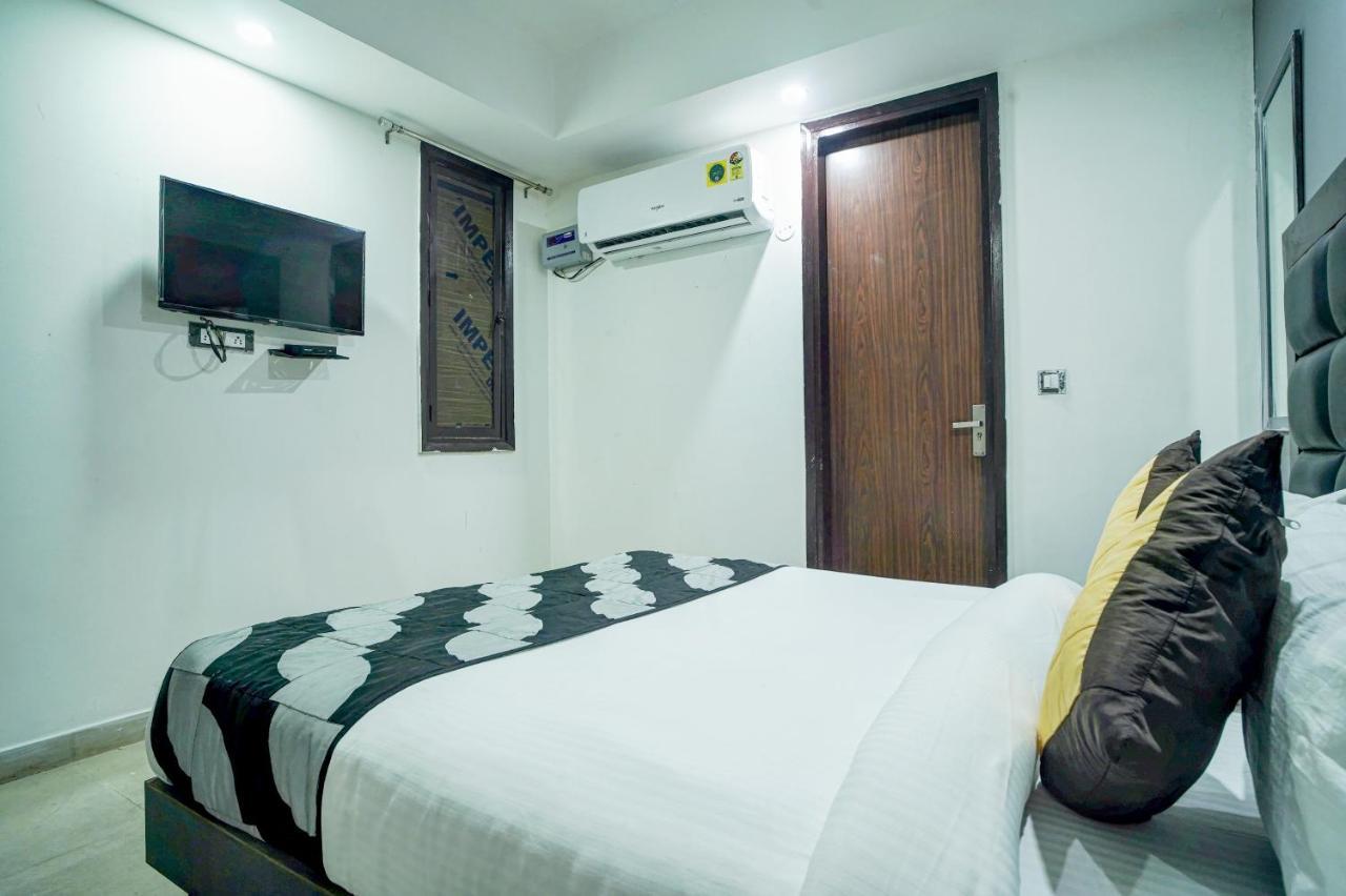 Hotel Red Snapper Couple Friendly At West Delhi New Delhi Exteriör bild