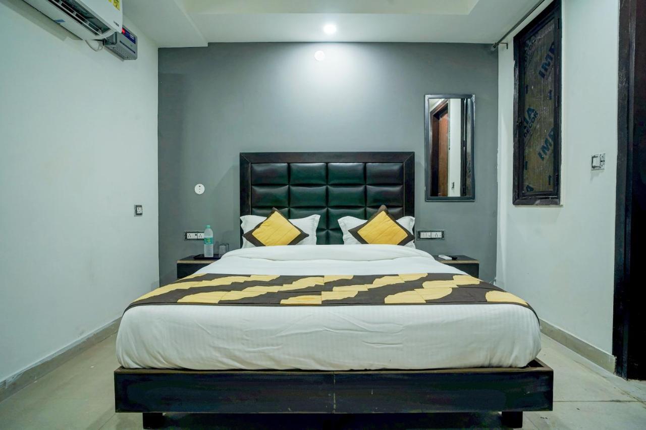 Hotel Red Snapper Couple Friendly At West Delhi New Delhi Exteriör bild