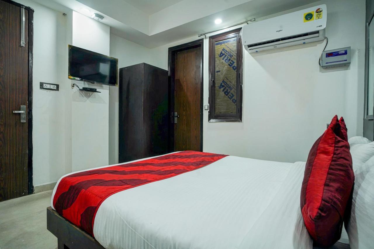 Hotel Red Snapper Couple Friendly At West Delhi New Delhi Exteriör bild