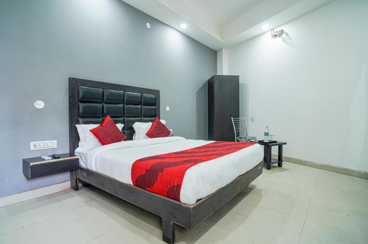 Hotel Red Snapper Couple Friendly At West Delhi New Delhi Exteriör bild