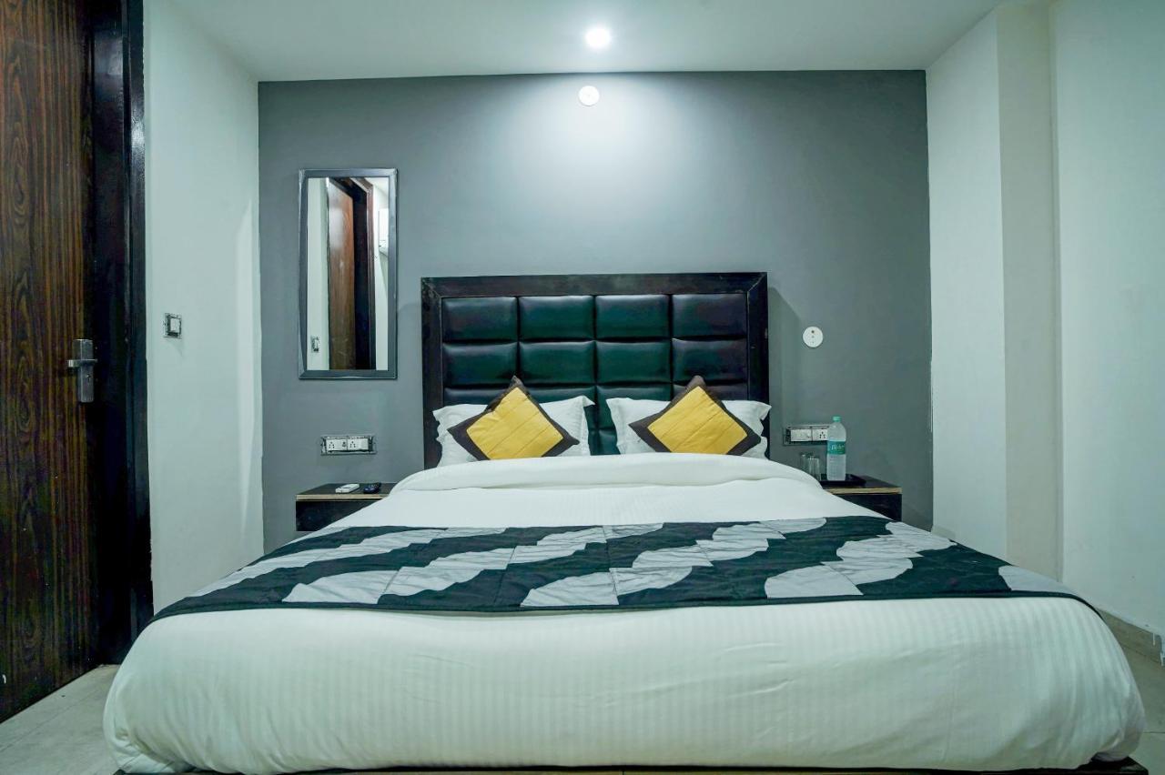Hotel Red Snapper Couple Friendly At West Delhi New Delhi Exteriör bild