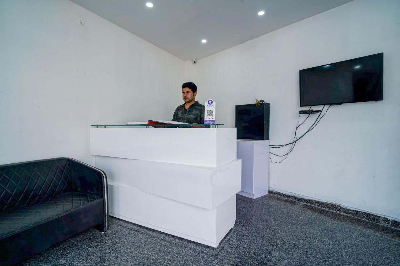 Hotel Red Snapper Couple Friendly At West Delhi New Delhi Exteriör bild